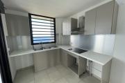 A louer à Saint Leu appartement T4 spacieux récent avec vue mer