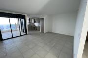 A louer à Saint Leu appartement T4 spacieux récent avec vue mer