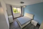 Superbe appartement T5 duplex de 124m2 entièrement refait à neuf et vendu meublé.
