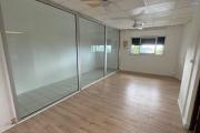 &Agrave; LOUER  900 &euro; &ndash; Local professionnel ou commercial de 66 m&sup2; &ndash; Le Tampon Centre ville