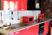 À louer – Superbe F2 meublé de 51 m² avec terrasse et piscine à Saint-Pierre – Eau & Électricité incluses – 1180 €/mois