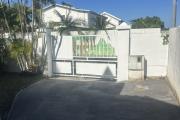 LOCAL PROFESSIONNEL 250 m&sup2; &ndash; SAINT-PIERRE CENTRE