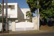A louer maison individuelle type F3 avec petite cour et emplacement parking dans les bas de Sainte Clotilde