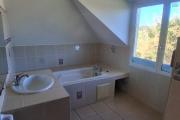 A LOUER Maison à étage de type F4 sur SAINT-GILLES LES HAUTS à 1133,17 euros !!