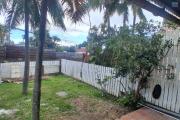 A LOUER appartement duplex de type F2 avec cour privative sur SAINT-GILLES LES HAUTS