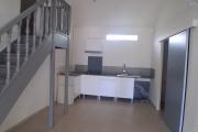 A LOUER appartement duplex de type F2 avec cour privative sur SAINT-GILLES LES HAUTS
