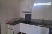 A LOUER appartement duplex de type F2 avec cour privative sur SAINT-GILLES LES HAUTS
