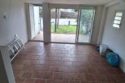 A LOUER appartement duplex de type F2 avec cour privative sur SAINT-GILLES LES HAUTS