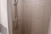 A LOUER appartement duplex de type F2 avec cour privative sur SAINT-GILLES LES HAUTS