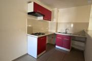 A louer ce bel et spacieux appartement de type F3 résidence La Goelette sur les bas de la route Bois de Nèfles à Sainte Clotilde.