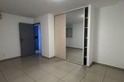 A louer ce bel et spacieux appartement de type F3 résidence La Goelette sur les bas de la route Bois de Nèfles à Sainte Clotilde.