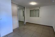 A louer ce bel et spacieux appartement de type F3 résidence La Goelette sur les bas de la route Bois de Nèfles à Sainte Clotilde.