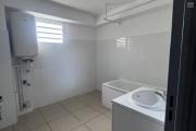 A louer ce bel et spacieux appartement de type F3 résidence La Goelette sur les bas de la route Bois de Nèfles à Sainte Clotilde.