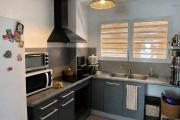 LA SALINE-LES-BAINS –T2 AVEC VARANGUE, JARDIN ET 2 PLACES PARKING – VENDU MEUBLÉ - Cuisine