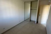 A saisir bel appartement de 51 m2 situé à 10 mn à pied du Campus Universitaire à Sainte-Clotilde.