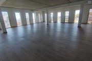 À louer un local professionnel ou commercial de 149,5 m² à l’Éperon avec vue mer - Saint-Paul