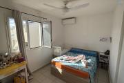 Maison jumelée de type F3, en R+1, d'une surface habitable de 71 m² + varangue de 12 m², jardin devant et derrière dans une résidence sécurisée en hyper-centre