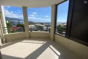 en vente T2 dans la residence Lobellia à Ste Clotilde proche de toutes les commodités .