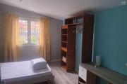 A LOUER Charmante maison MEUBLEE de type F4/5 avec PISCINE &agrave; SAINT-GILLES LES HAUTS - Chambre  1