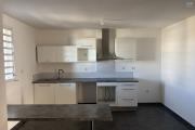 A vendre - Saint-Leu - Tr&egrave;s beau T3 d'environ 62 m2 en face de la plage