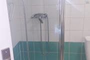 A louer appartement T2 très bien placé à Saint Leu centre - Une douche neuve