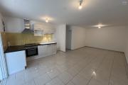 A louer charmant appartement de 2 chambres avec jardin et parking