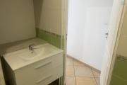 A louer villa F5/6 mitoyenne avec garage au bas des AVIRONS