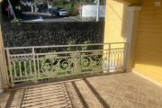 A louer villa F5/6 mitoyenne avec garage au bas des AVIRONS