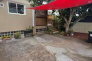 A louer ravissant F3 MEUBLE avec jardin et parking privatif
