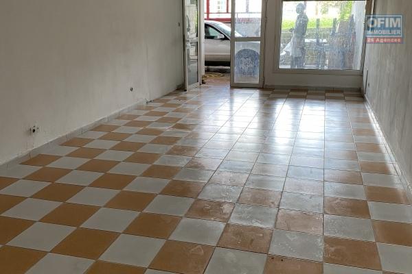 A louer local Sainte Anne 30 m2