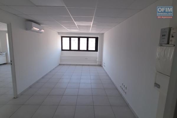 OFIM vous présente à la location un local professionnel de 47 m², neuf et opérationnel de suite.
