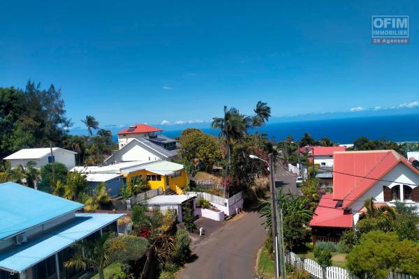 Confortable villa 4 chambres avec piscine Tampon -Bérive-