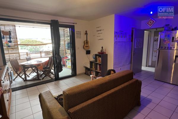 Bel appartement de type 3 au quatrième étage avec ascenseur, de 57,51 m2 habitables et 8,84 m2 de varangue avec vue montagne imprenable.
