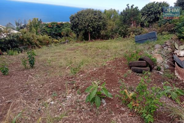 A VENDRE TERRAIN DE 569 M2 VUE MER À ST LEU, LA FONTAINE