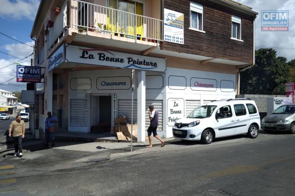A LOUER local commercial au centre ville de la RAVINE DES CABRIS