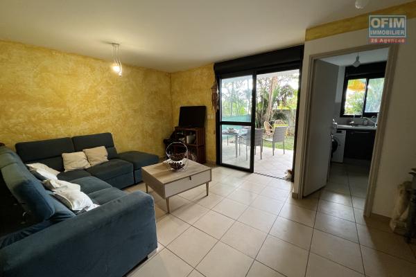 Bel appartement T2 de 54,09 m2 utiles, situé au RDC de la résidence Clos des Jacarandas.