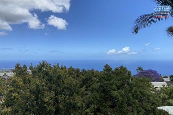 Villa 5 chambres + Appartement T2  vue mer au Guillaume St Paul