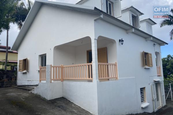 A saisir villa  avec magnifique vue sur mer au centre ville de Guillaume.