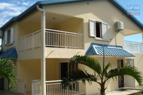 A louer villa F4 en duplex sur la Possession ( Boeuf Mort )