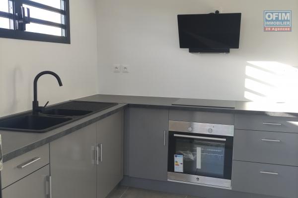A LOUER OFIM// Appartement de type 4 de 98m2 avec varangue sur la Saline les Hauts