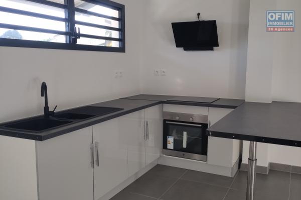 A LOUER OFIM// Appartement de type 4 de 107m2 avec varangue sur La Saline les Hauts
