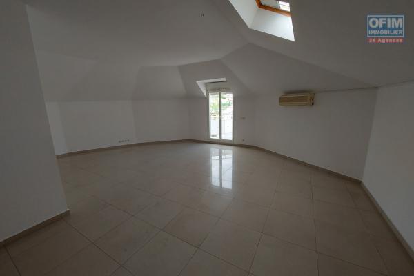 A vendre bel appartement de type T4 au centre-ville de Saint-Denis