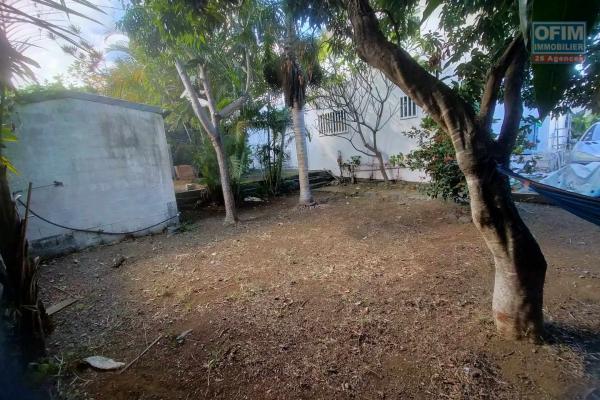 Deux maisons -  F5 et  F4  sur un terrain de 914 m2  Ravine des Cabris
