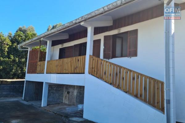 A louer jolie villa rénovée de type F5 d'environ 120 m² le Tampon Bras Creux