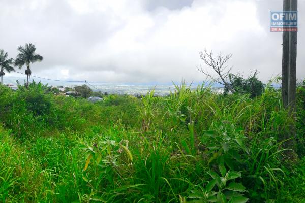 A vendre terrain de 450 m2 à La Rivière quartier Le Tapage