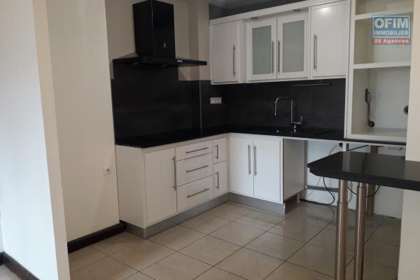 A louer appartement T3 sur le bas de la Possession