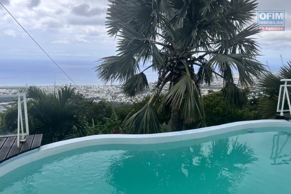 A LOUER GRANDE VILLA F5 AVEC PISCINE ET VUE PANORAMIQUE SUR SAINT DENIS A BELLEPIERRE