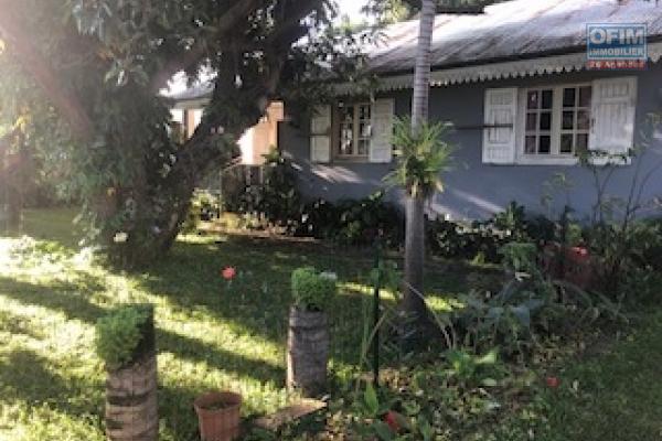 A vendre charmante villa F4 sur grand terrain arboré de 640m²