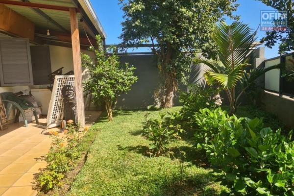 A vendre jolie villa de type F4 d'environ 90 m² sur un terrain d'environ 220 m² au Port