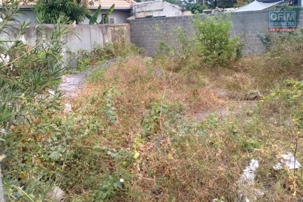 Terrain plat constructible de 255 m2 au centre ville de St Louis